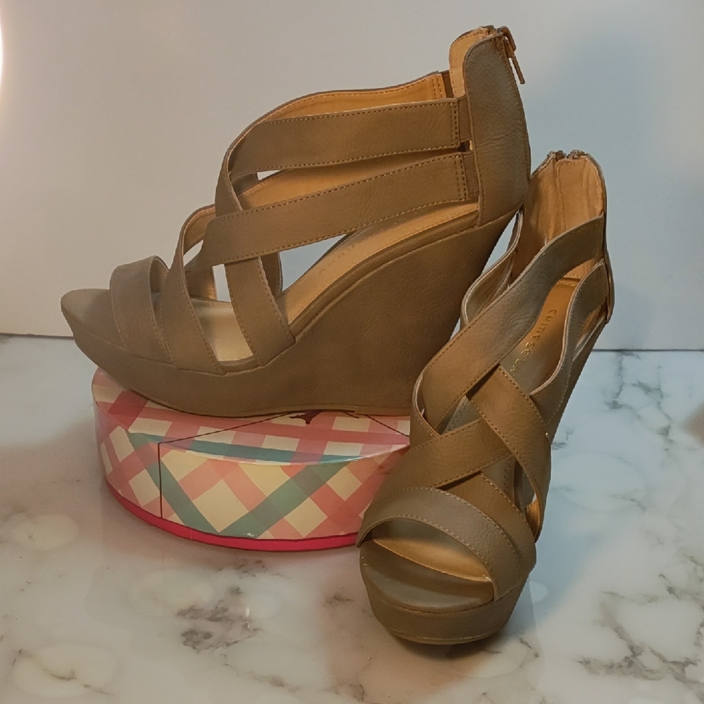 CHINESE LAUNDRY Tan Wedge Cross Sandals - Women's 10M/ 41